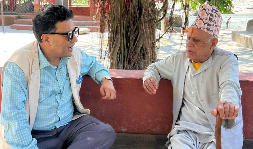 नुवाकोट क्षेत्र नं. २ का जनतासँग नियमित घरदैलो कार्यक्रममा राष्ट्रिय स्वतन्त्र पार्टीका उम्मेदवार पाण्डे